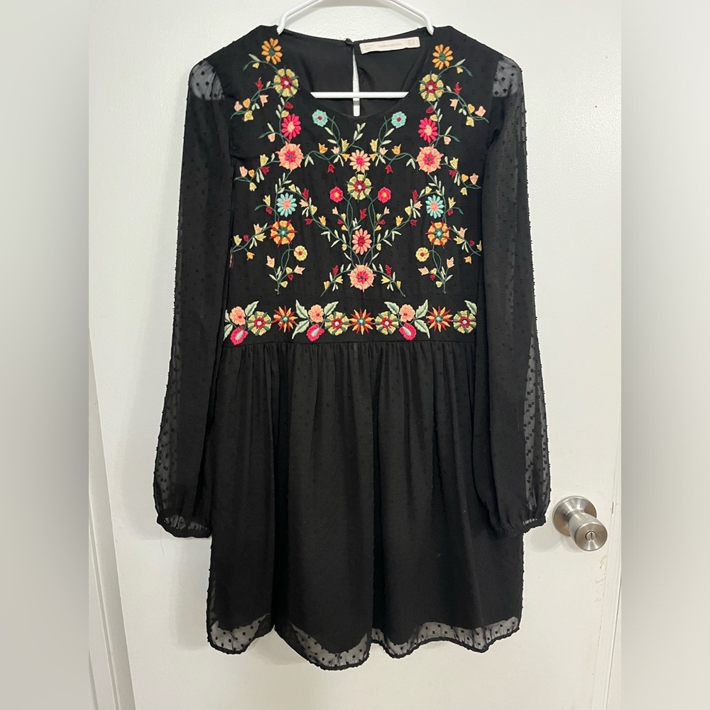 Zara Mini Dress with Multicolor Floral Embroidery, size medium